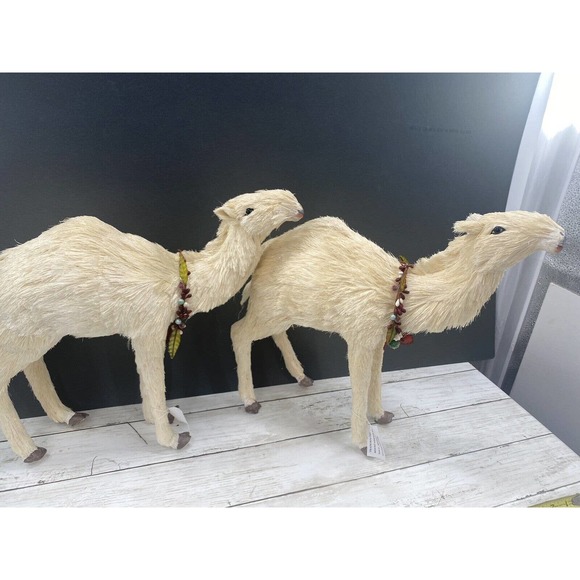 Trademark Exclusive Large Pair Decorative Nativity Standing Lamas/Camels 15x17" - Picture 11 of 12